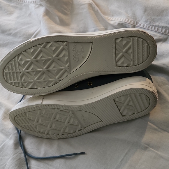 Women Converse - Picture 4 of 5